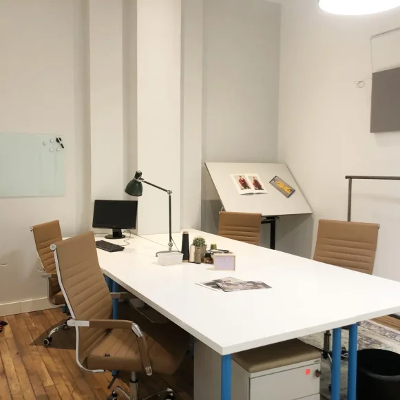 Bureau privé 25 m² 5 postes Coworking Rue Martel Paris 75010 - photo 2