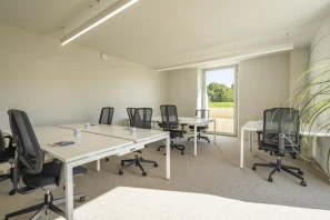 Open Space - 64200 - 10 postes - 350€