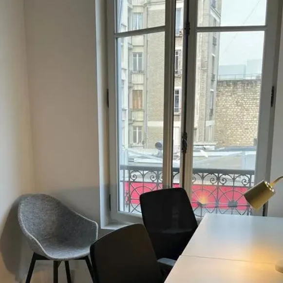 Bureau privé 10 m² 2 postes Location bureau Avenue Parmentier Paris 75011 - photo 2