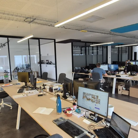 Open Space  4 postes Coworking Rue Marc Sangnier Bègles 33130 - photo 2