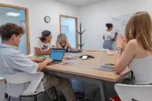 Bureau privé - 86360 - 8 postes - 1404€