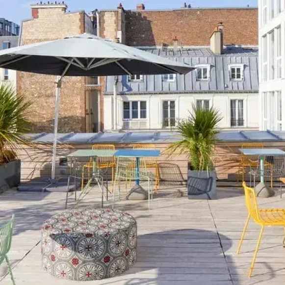 Bureau privé 17 m² 4 postes Coworking Rue Washington Paris 75008 - photo 2