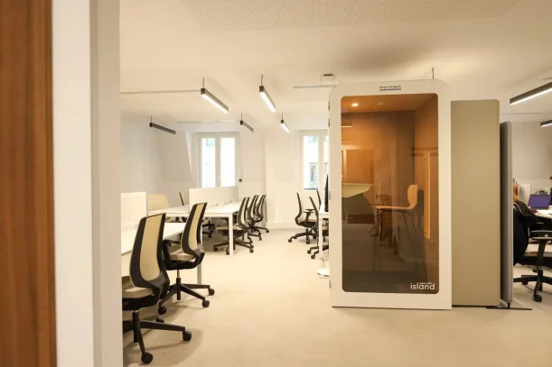 Espace indépendant - 75017 - 12 postes - 7200€