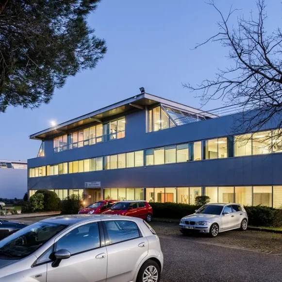 Bureau privé 30 m² 3 postes Coworking Rue du Golf Mérignac 33700 - photo 8