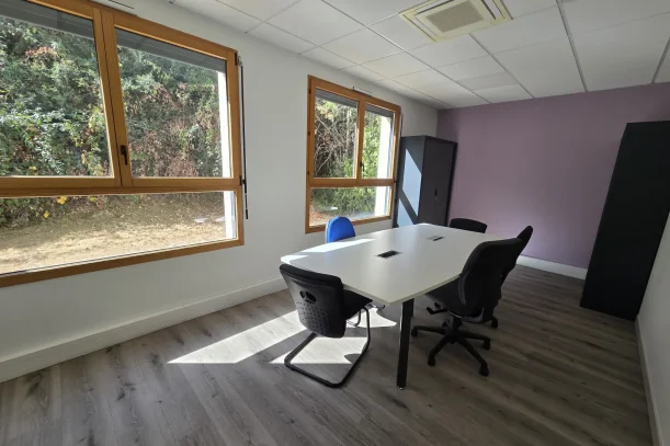 Bureau privé - 35510 - 4 postes - 800€