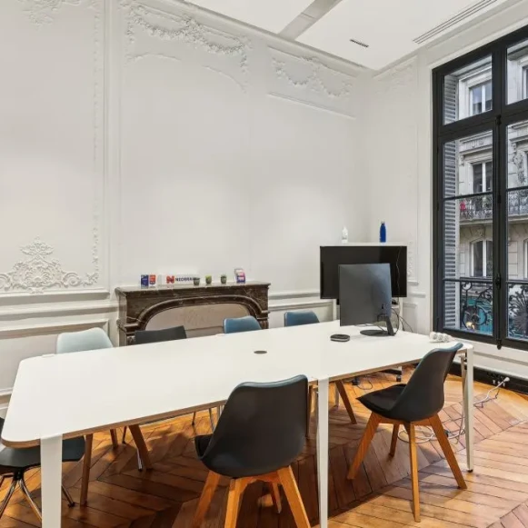 Espace indépendant 860 m² 100 postes Location bureau Rue de Douai Paris 75009 - photo 9