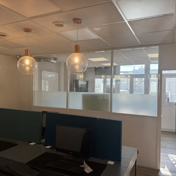 Espace indépendant 35 m² 6 postes Location bureau Avenue de la République Paris 75011 - photo 4