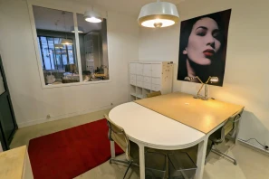 Bureau privé - 75011 - 3 postes - 1100€