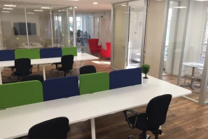 Bureau privé - 75004 - 8 postes - 2500€