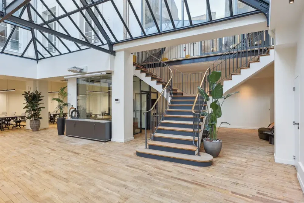 Bureau privé - 75004 - 20 postes - 9000€