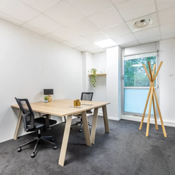 Bureau privé 12 m² 2 postes Coworking Rue Jacques Daguerre Nantes 44300 - photo 1