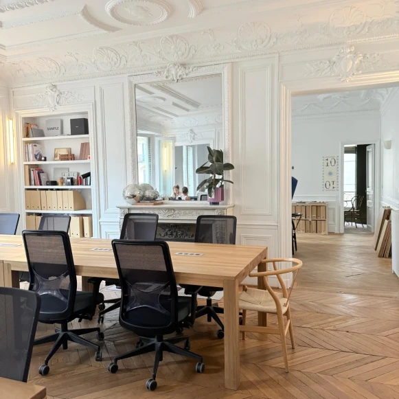 Open Space  8 postes Location bureau Rue de Châteaudun Paris 75009 - photo 1