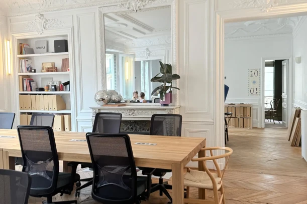 Open Space - 75009 - 8 postes - 500€