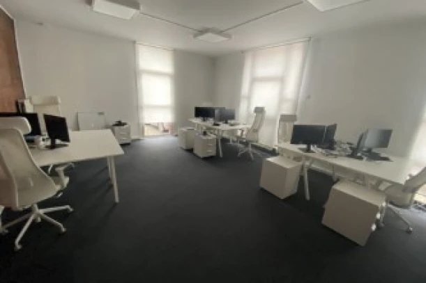 Bureau privé - 59650 - 8 postes - 700€