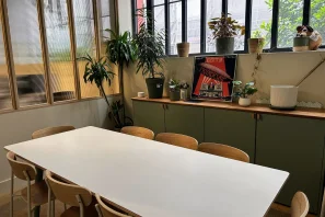 Open Space - 75011 - 5 postes - 300€