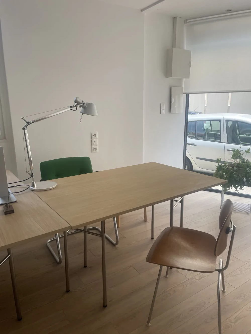 Open Space - 64200 - 1 poste - 330€