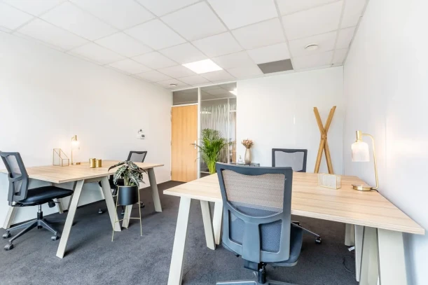 Bureau privé - 44300 - 5 postes - 1342€