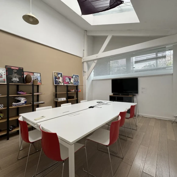 Bureau privé 61 m² 14 postes Location bureau Rue des Tilleuls Boulogne-Billancourt 92100 - photo 8