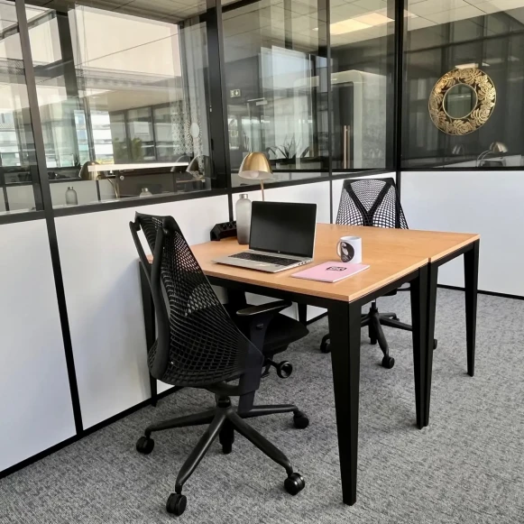 Bureau privé 11 m² 2 postes Coworking Rue des Satellites Le Haillan 33185 - photo 2