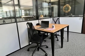 Bureau privé - 33185 - 2 postes - 831€