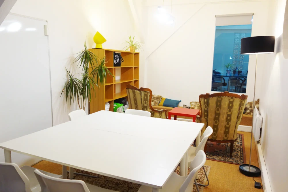 Bureau privé - 75018 - 6 postes - 1200€