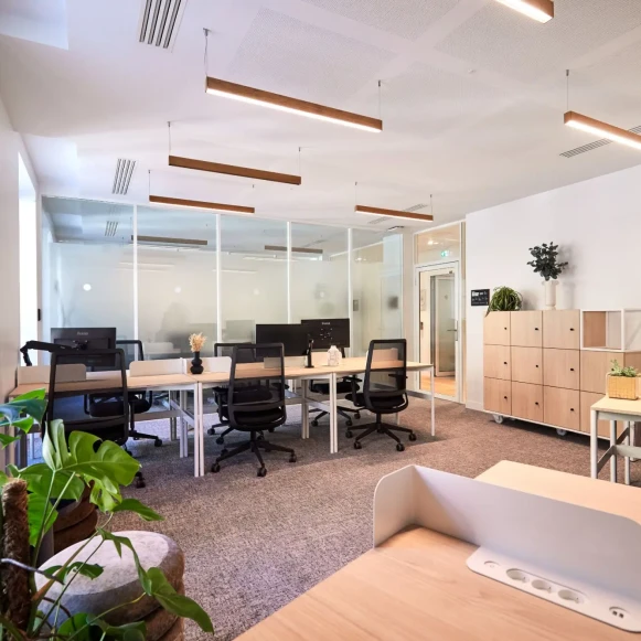 Bureau privé 15 m² 5 postes Coworking Rue Alfred Roll Paris 75017 - photo 4