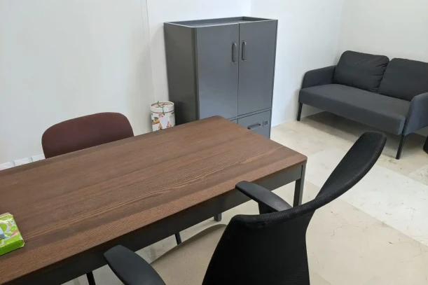 Bureau privé - 75018 - 1 poste - 900€