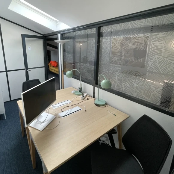 Bureau privé 8 m² 2 postes Location bureau Rue Charles Puyo Bordeaux 33300 - photo 2