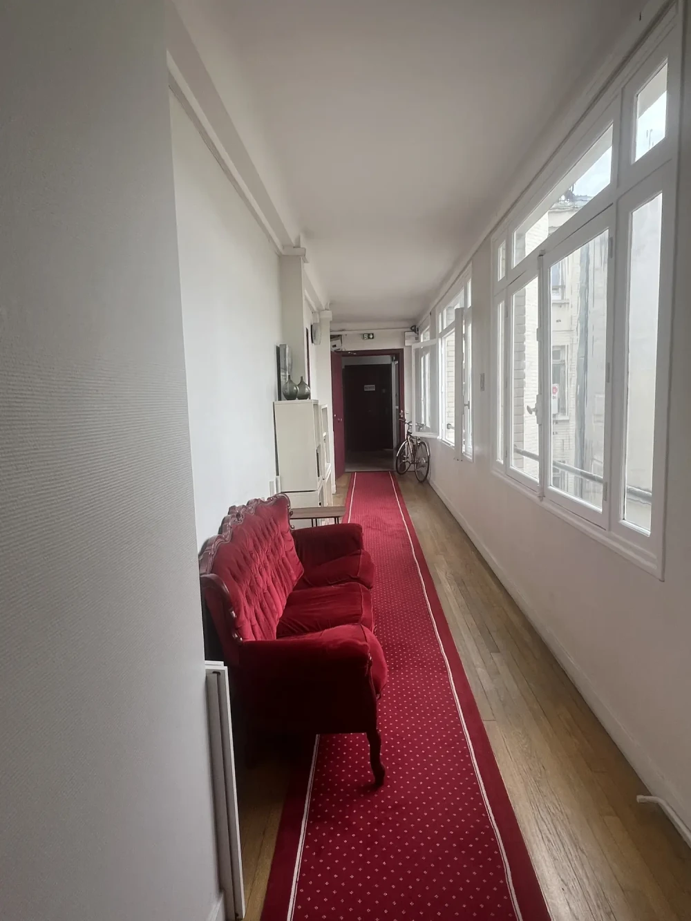 Open Space - 75009 - 4 postes - 400€