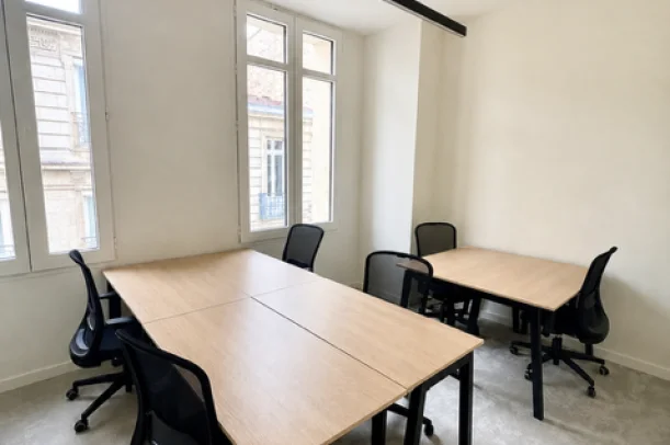 Bureau privé - 33000 - 6 postes - 2099€