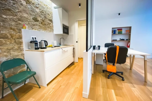 Open Space - 75011 - 2 postes - 286€