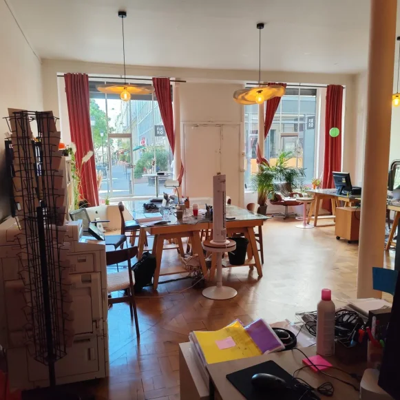 Espace indépendant 60 m² 9 postes Location bureau Cour des Petites Écuries Paris 75010 - photo 5