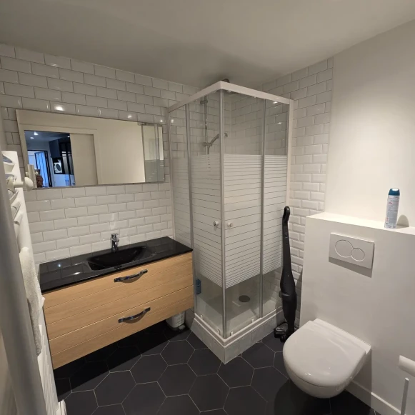 Espace indépendant 60 m² 6 postes Location bureau Rue de la République Vanves 92170 - photo 1