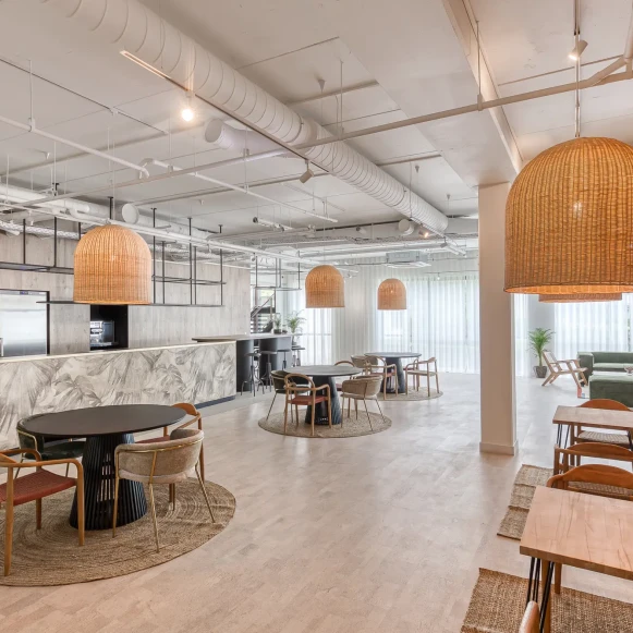 Bureau privé 15 m² 2 postes Coworking Boulevard Michaēl Faraday Serris 77700 - photo 3