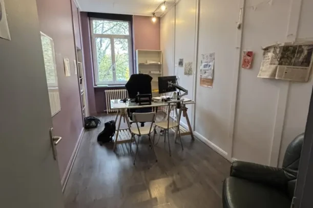 Bureau privé - 42000 - 1 poste - 420€