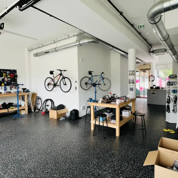 Espace indépendant 80 m² 14 postes Coworking Rue Jean Bleuzen Vanves 92170 - photo 1