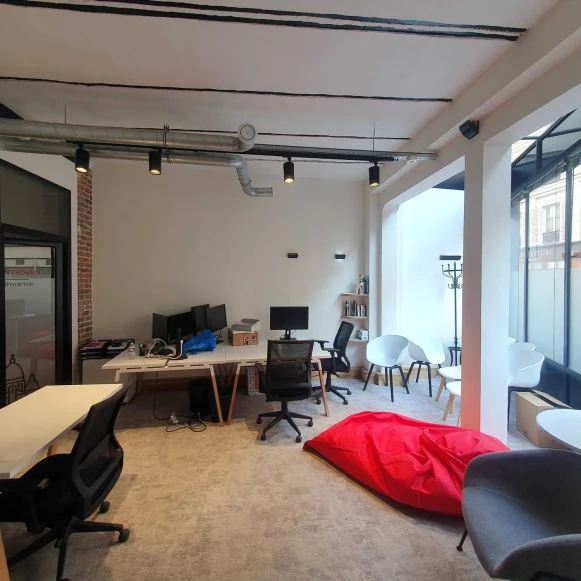 Espace indépendant 209 m² 30 postes Location bureau Rue Truffaut Paris 75017 - photo 5