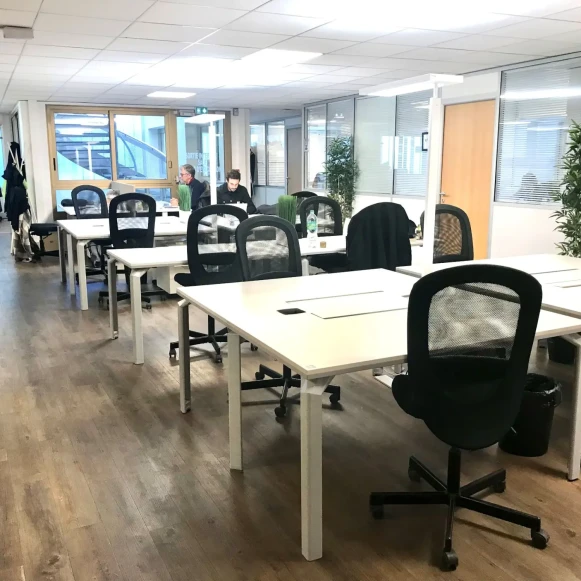 Bureau privé 12 m² 3 postes Coworking Rue Cardinet Paris 75017 - photo 8