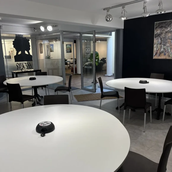 Open Space  20 postes Coworking Promenade de l'Amiral Lafargue Les Sables-d'Olonne 85100 - photo 4