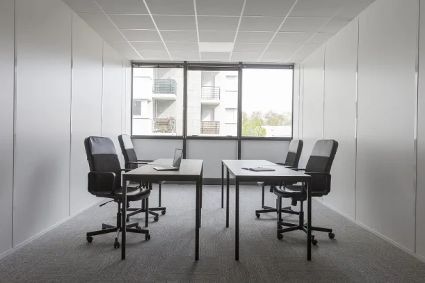 Bureau privé - 69007 - 4 postes - 1300€