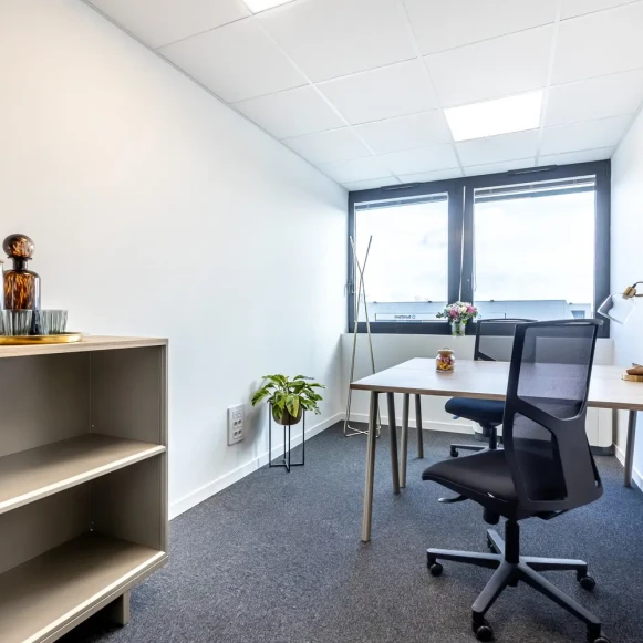 Bureau privé 12 m² 2 postes Location bureau Rue Thomas Edison Le Mans 72650 - photo 1