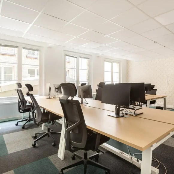 Espace indépendant 188 m² 32 postes Location bureau Rue des Messageries Paris 75010 - photo 6