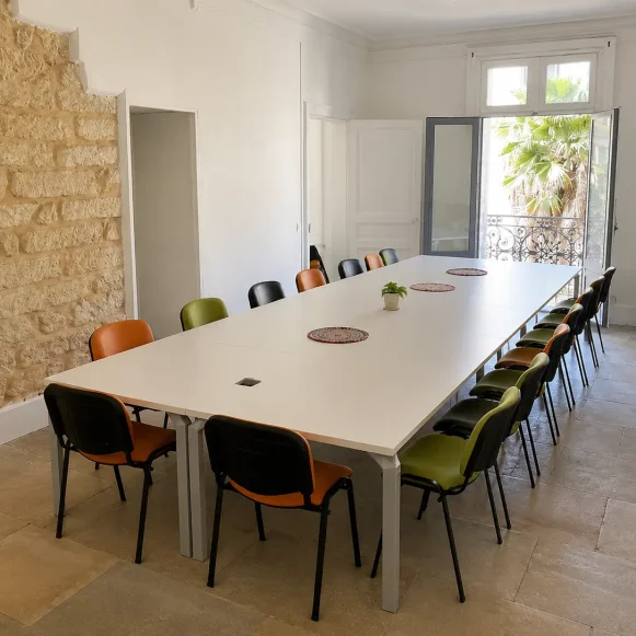 Bureau privé 25 m² 5 postes Coworking Boulevard Ledru Rollin Montpellier 34000 - photo 4