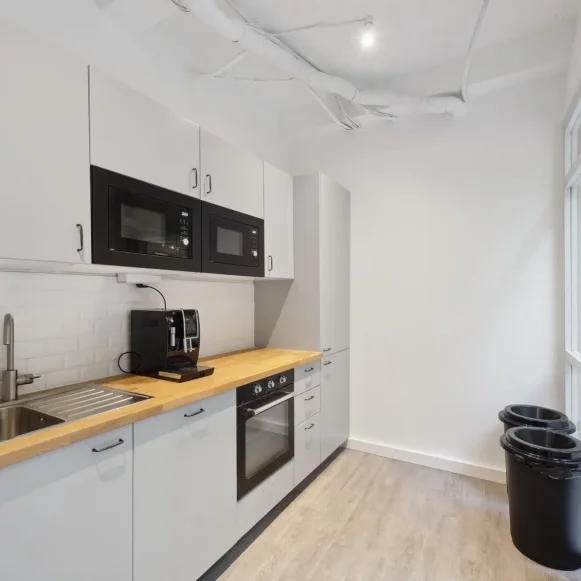 Espace indépendant 243 m² 36 postes Coworking Rue Louis Murat Paris 75008 - photo 3