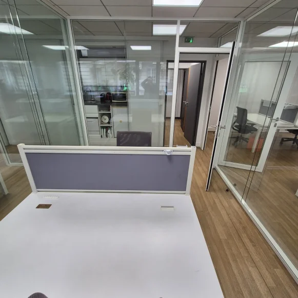 Bureau privé 12 m² 2 postes Coworking Rue Louise Michel Levallois-Perret 92300 - photo 4