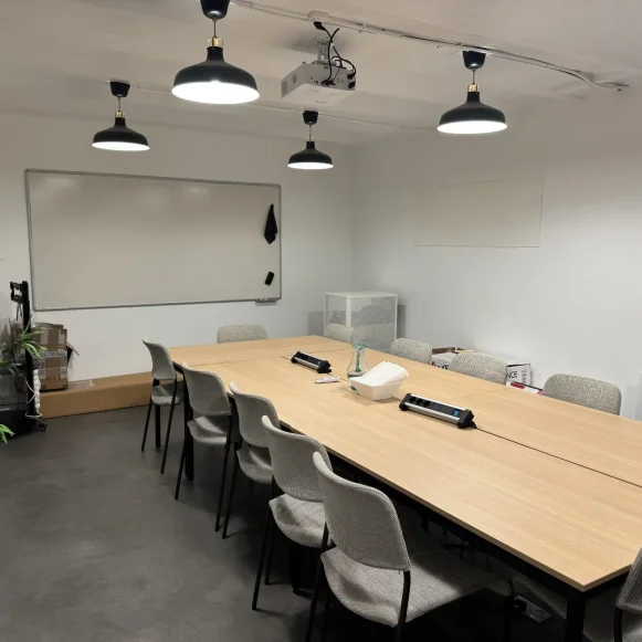 Espace indépendant 80 m² 8 postes Location bureau Rue Jonquoy Paris 75014 - photo 7