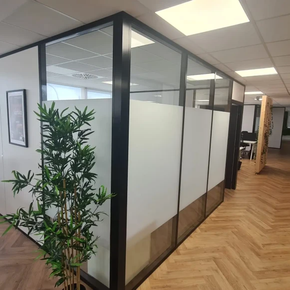 Bureau privé 11 m² 2 postes Coworking Avenue de Canteranne Pessac 33600 - photo 8