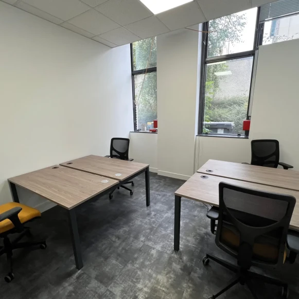 Bureau privé 12 m² 4 postes Coworking Rue Aristide Briand Vanves 92170 - photo 4