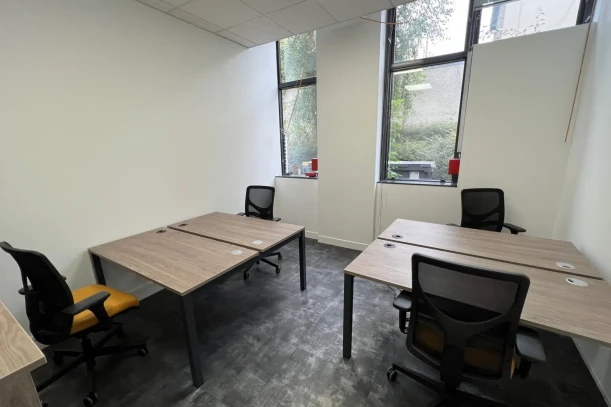 Bureau privé - 92170 - 4 postes - 1150€