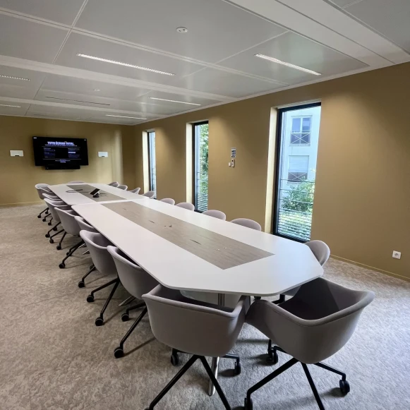 Bureau privé 25 m² 6 postes Coworking Rue du 8 Mai 1945 Clichy 92110 - photo 12